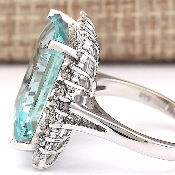 Large Aquamarine-Crystal Party Ring - Picture 4 of 6